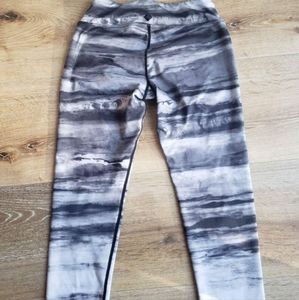 Womans PrAna Roxanne Capri Leggings Size XS Black Gray Tide Made In USA